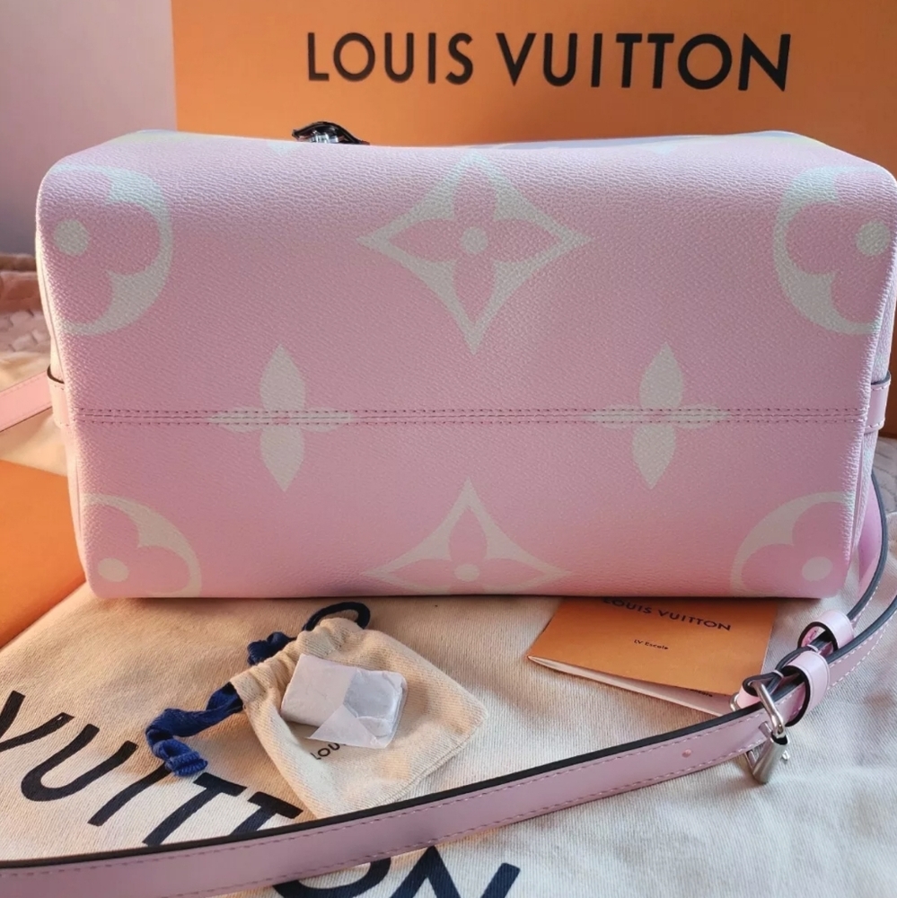 Louis Vuitton Escale Speedy 30 Giant Flower Monogram Pastel Pink Bag - Picture 9 of 12